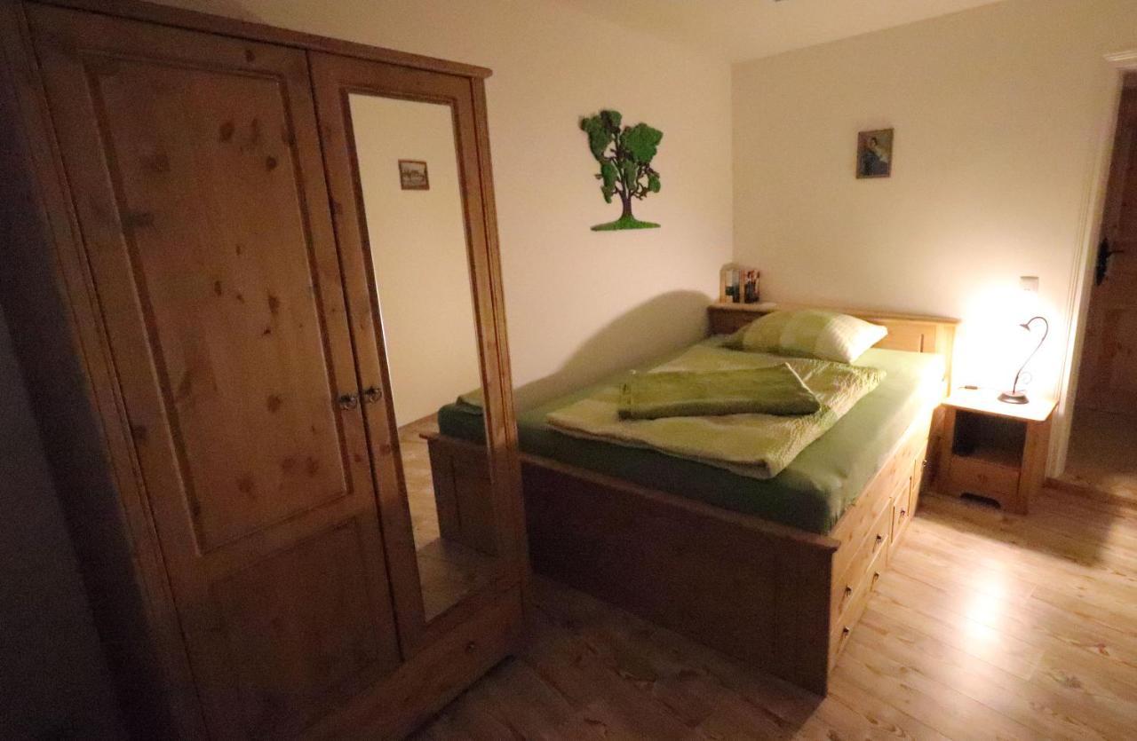 Gaestezimmer Zum Rotem Karpfen Guest house